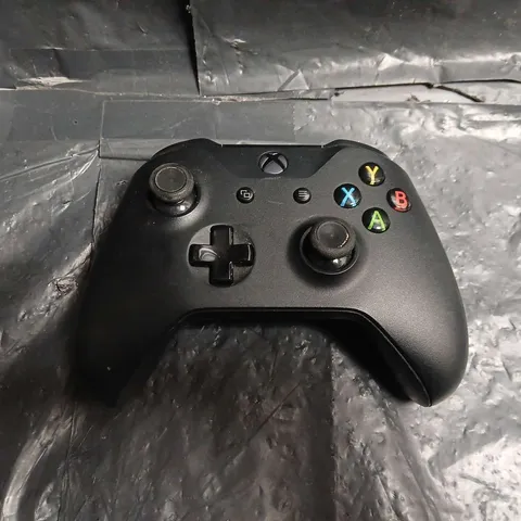 XBOX WIRELESS CONTROLLER FOR XBOX ONE – BLACK