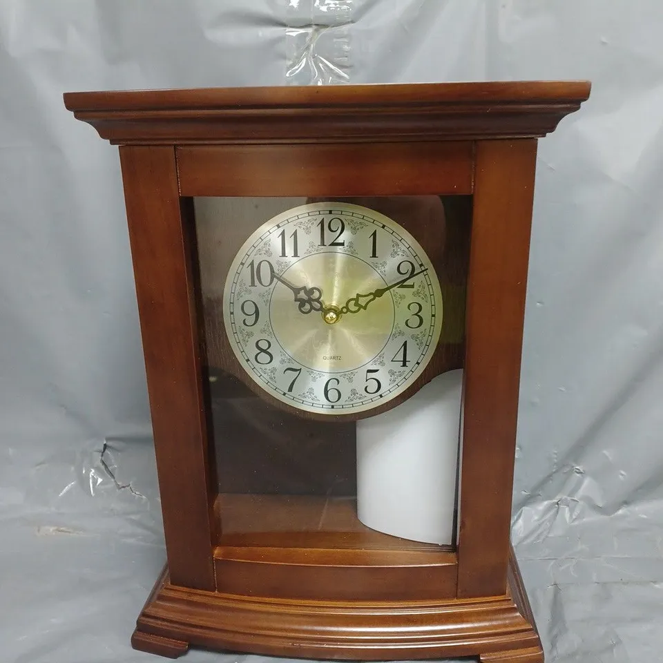 UNBRANDED VINTAGE STYLE TABLE CLOCK