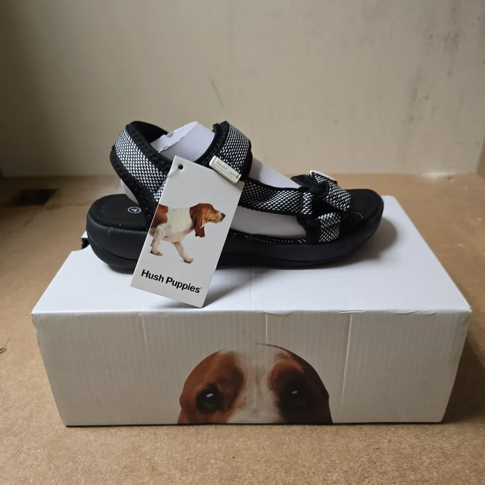 HUSH PUPPIES SARA SANDAL – BLACK, UK 4