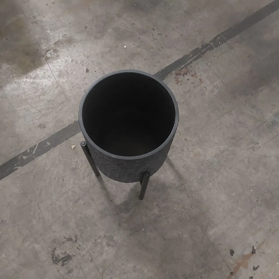 DESIGNER METAL PLANTER