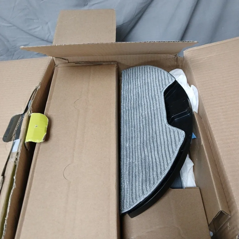 OUTLET SHARK PLUS 2 IN 1 SELF EMPTY ROBOT VACUUM & MOP