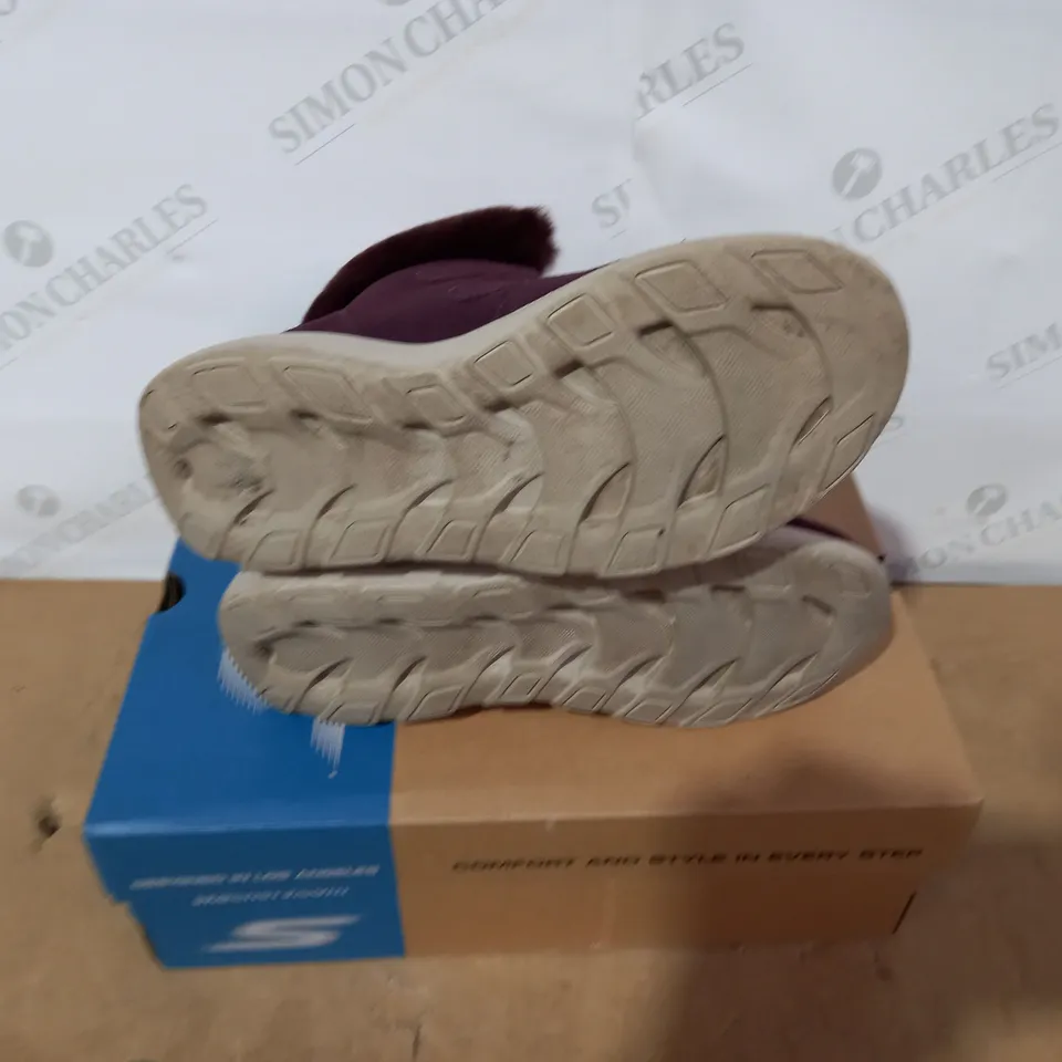 BOXED PAIR OF SKECHERS MAROON BOOTS- SIZE 5.5 