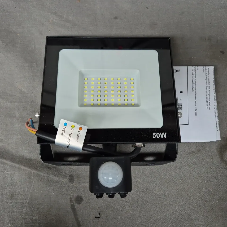 BOXED EASYI 6500K 50W LED FLOODLIGHT WITH PIR SENSOR