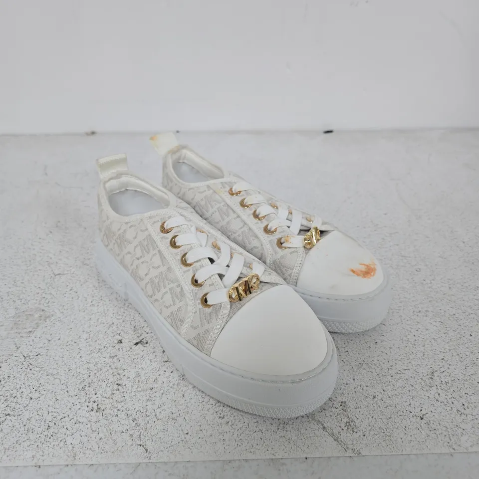 MICHAEL KORS WHITE MONOGRAM PLATFORM TRAINERS - 4