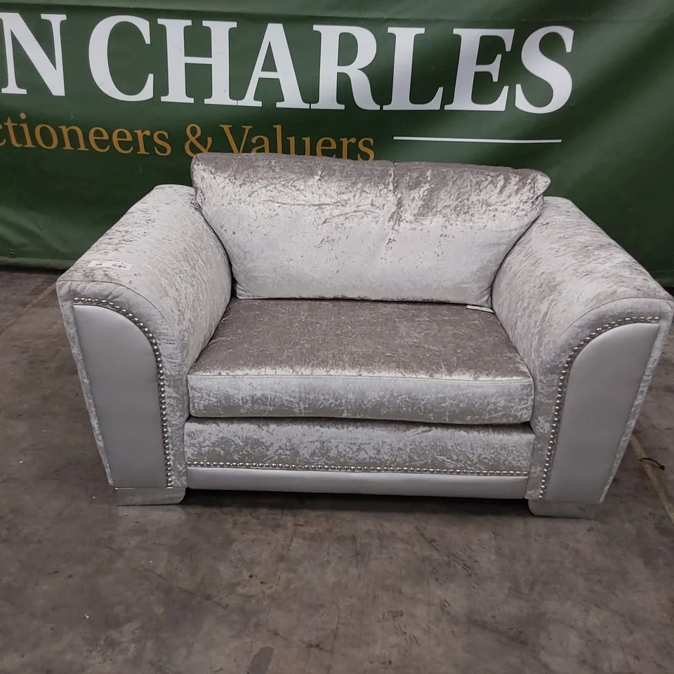 QUALITY DESIGNER SNUGGLER CHAIR CRUSHED SILVER VELVET STUDDED DETAIL