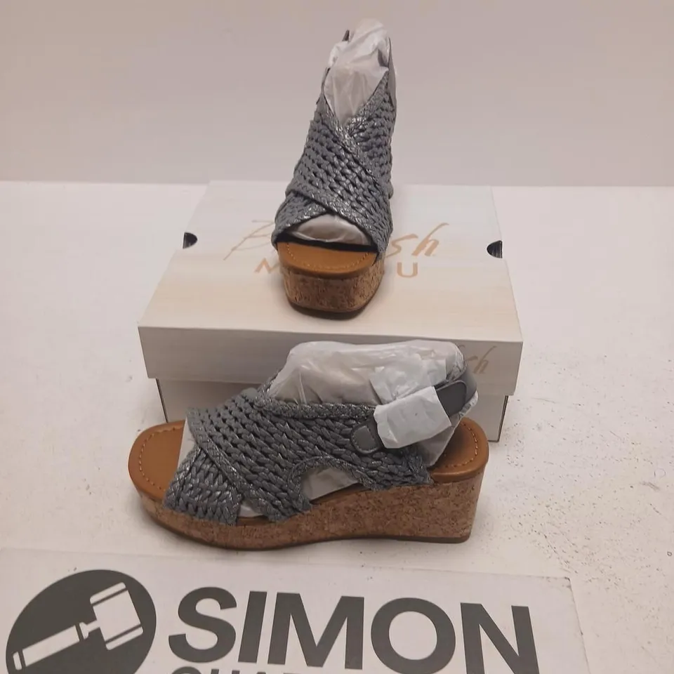 BLOWFISH MALIBU ANDREA WOMEN'S GREY WOVEN CORK WEDGE SANDALS SIZE 6