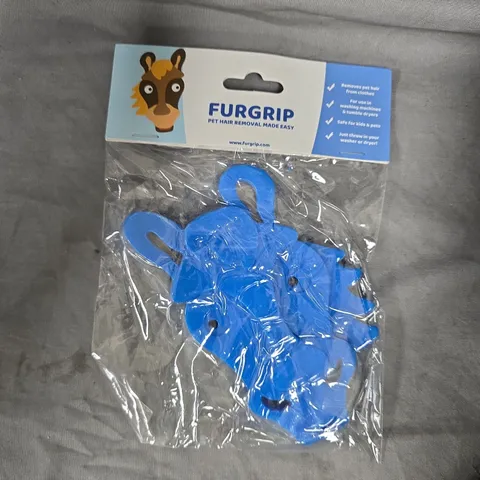 APPROXIMATELY 140 FURGRIP LAUNDRY PET HAIR REMOVERS - HORSE