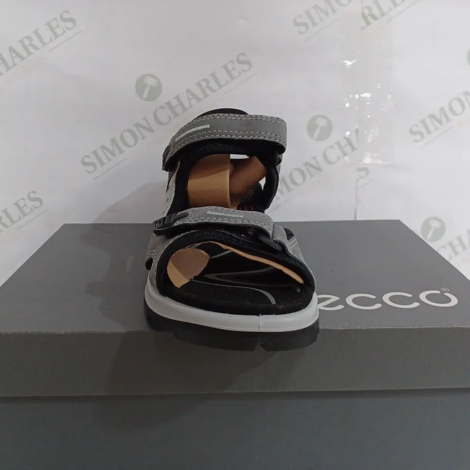 ECCO YUCATAN WOMANS SANDAL IN GREY - EU 38