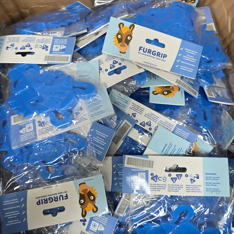 APPROXIMATELY 130 FURGRIP LAUNDRY PET HAIR REMOVERS - HORSE