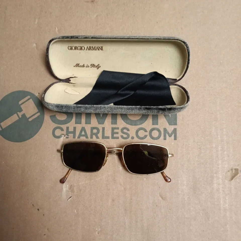 GIORGIO ARMANI SUNGLASSES – GOLD-TONE FRAME, BLACK LENSES