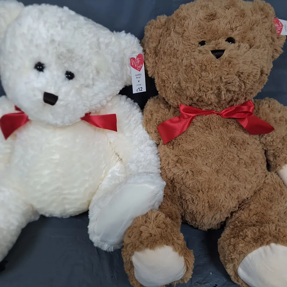 PALLET CONTAINING APPROXIMATELY 40 BRAND NEW WITH LOVE VALENTINES PLUSHY BEARS - ASSORTED COLOURS 