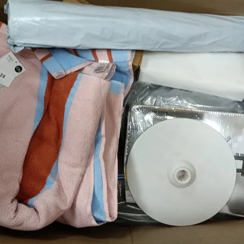 APPROXIMATELY 15 ASSORTED HOUSEHOLD PRODUCTS TO INCLUDE BEACH TOWEL, TV WALL MOUNT, WALL STICKER, ETC - COLLECTION ONLY