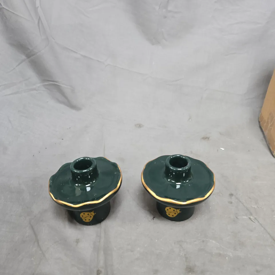 SET OF TWO CANDLE HOLDERS