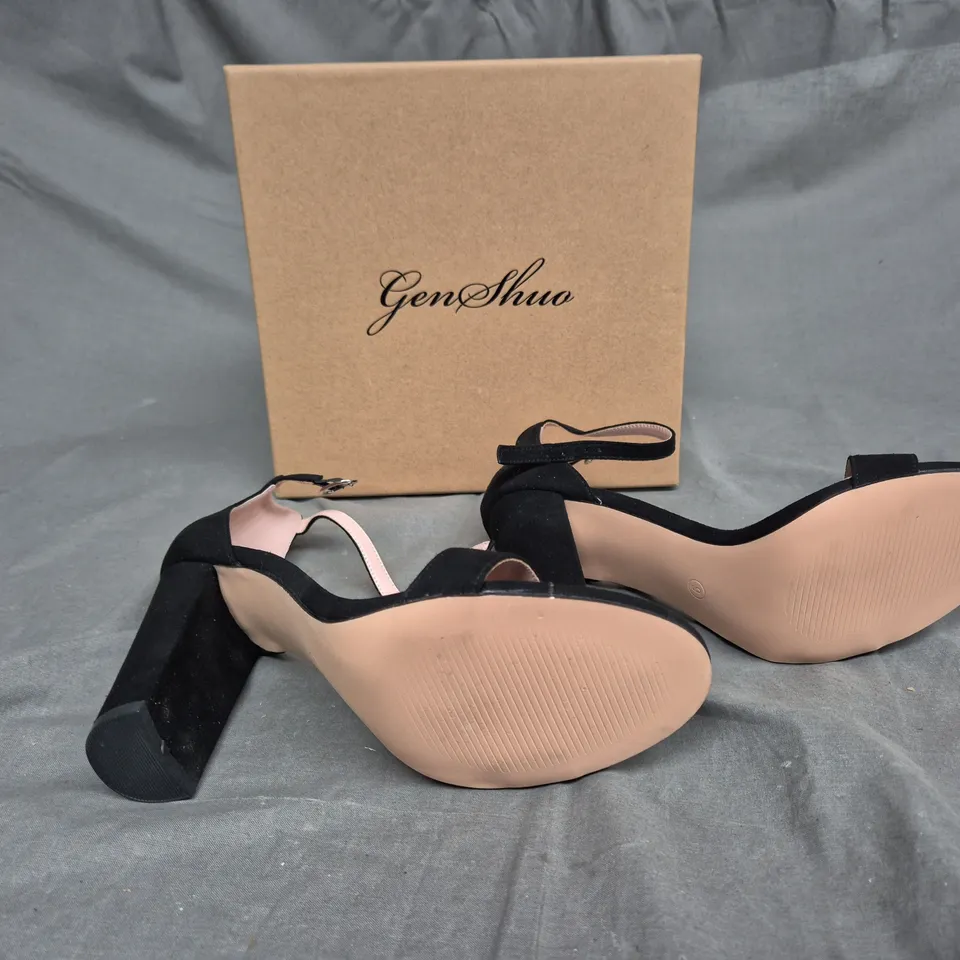 BOXED PAIR OF GENSHUO BLACK/PINK BLOCK HEELS UK 6.5