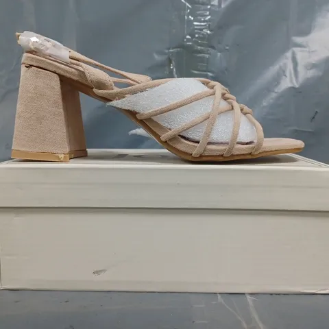 BOXED PAIR OF JOIA OPEN TOE BLOCK HEEL SANDALS IN KHAKI SIZE EU 38