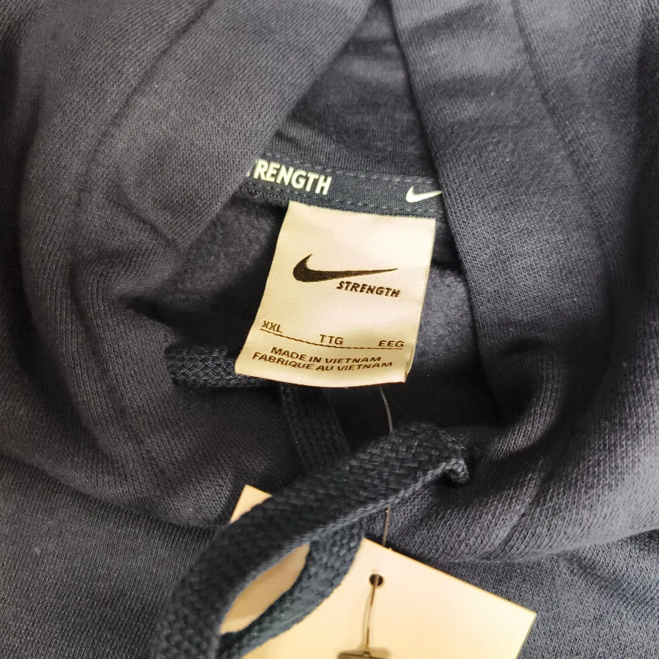 NIKE STRENGTH HOODIE IN NAVY - XXL