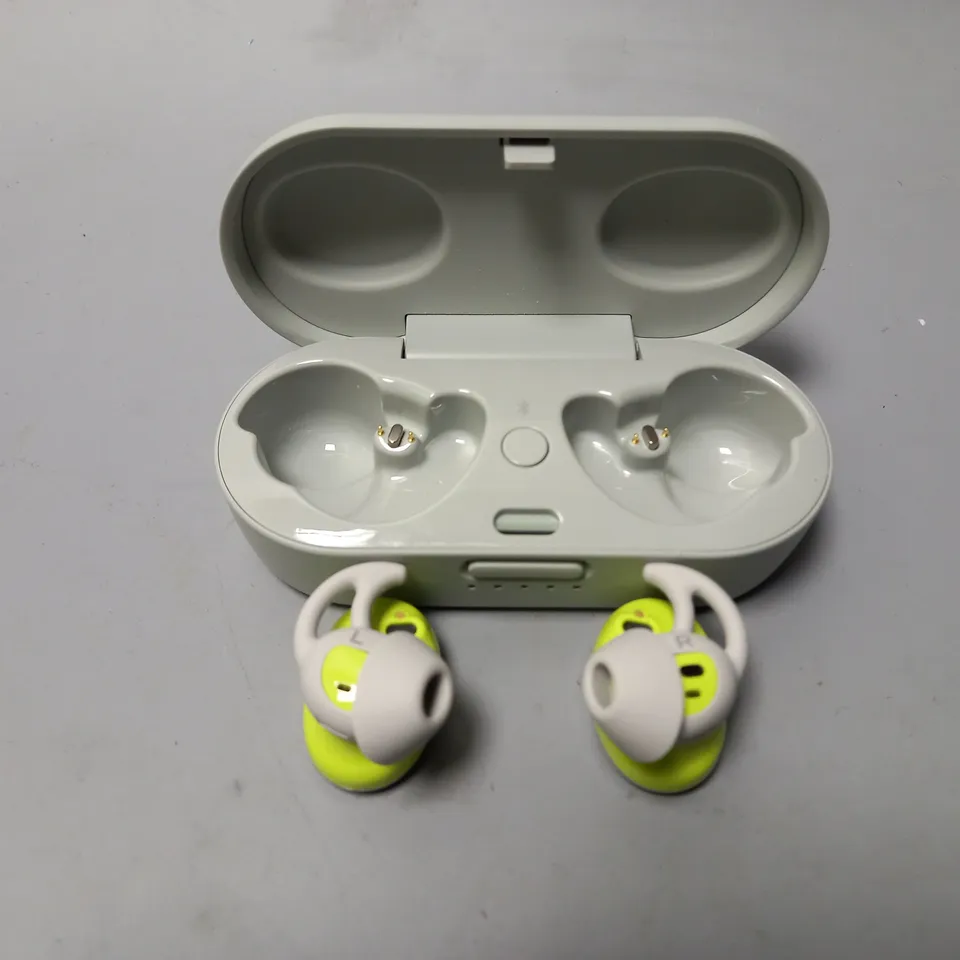 BOXED BOSE SPORT EARBUDS