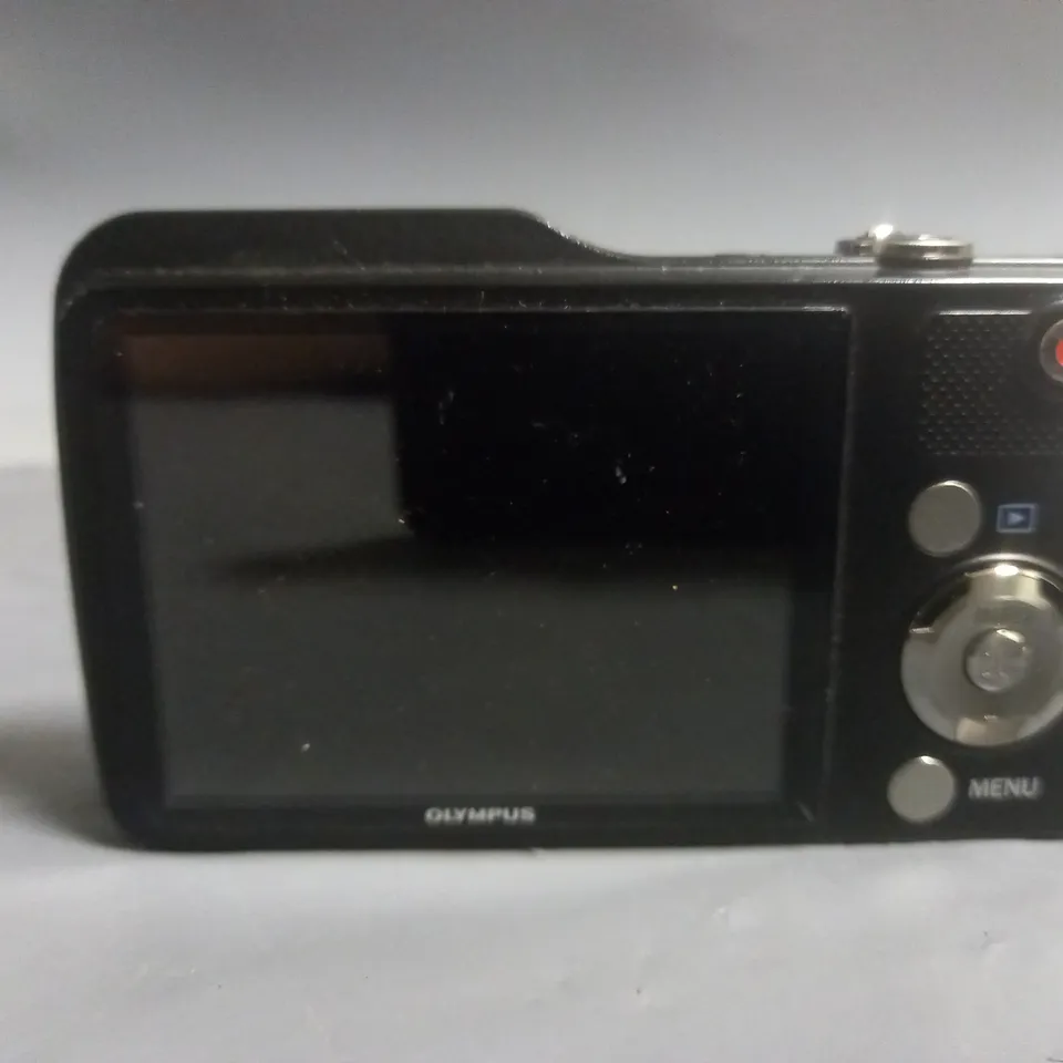 OLYMPUS VG-170 CAMERA 
