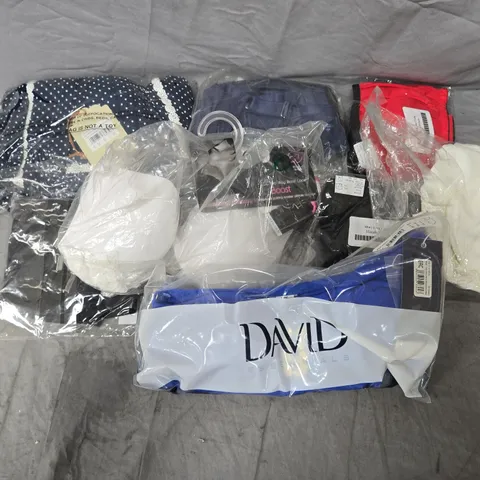 APPROXIMATELY 20 ASSORTED CLOTHING ITEMS IN VARIOUS COLOURS, SIZES, AND STYLES TO INCLUDE BRANDS SUCH AS CYBERJAMMIES, AFTER EDEN, DAVID ESSENTIALS, ETC