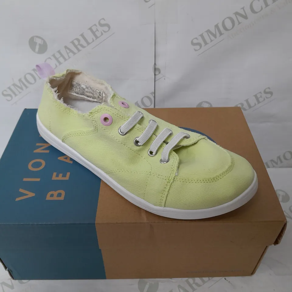 VIONIC BEACH CASUAL CANVAS SHOE IN SEAFOAM SIZE 7