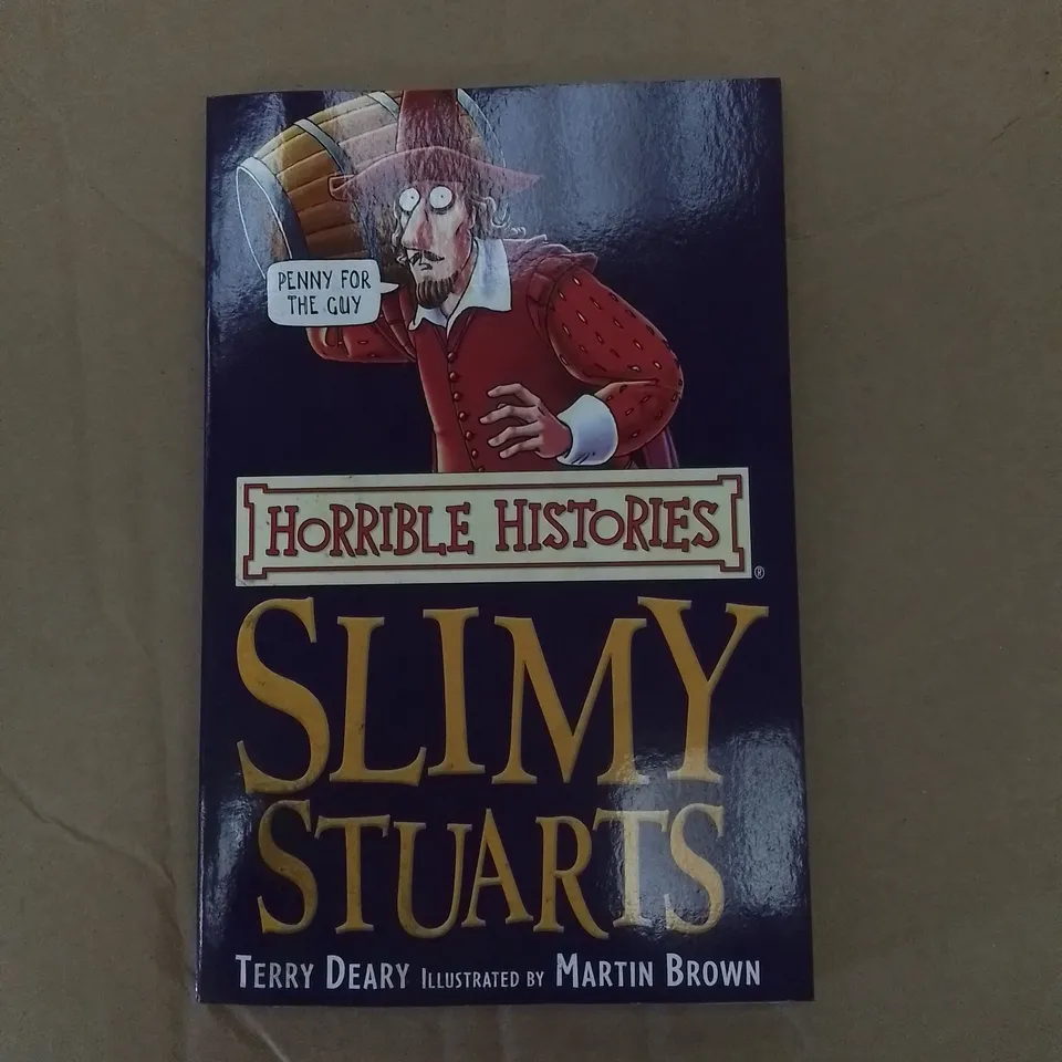 PALLET TO CONTAIN A LARGE QUANTITY OF HORRIBLE HISTORIES SLIMY STARTS CHILDREN'S BOOKS 