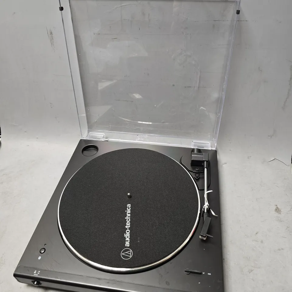 BOXED AUDIO TECHNICA AT-LP60XBT TURN TABLE