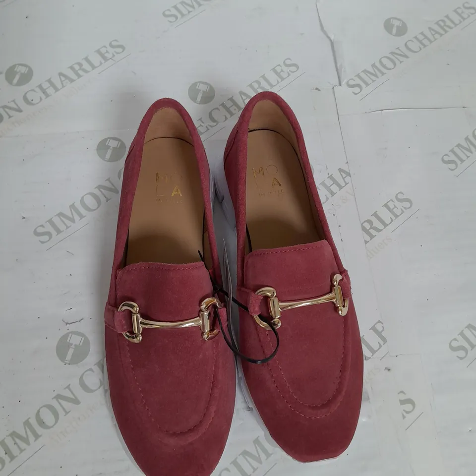 MODA IN PELLE FRENCH LOAFER IN FUCHSIA SIZE 5