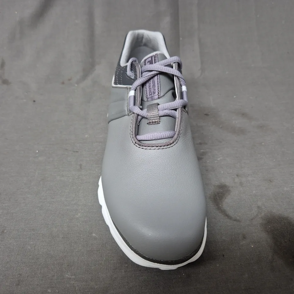 BOXED PAIR OF FOOTJOY PRO SL WOMEN'S GOLF SHOES IN GREY UK SIZE 5