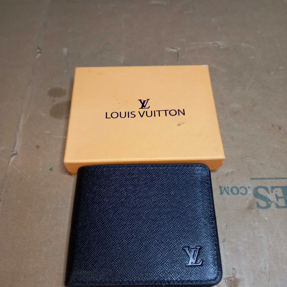 LOUIS VUITTON LEATHER WALLET 