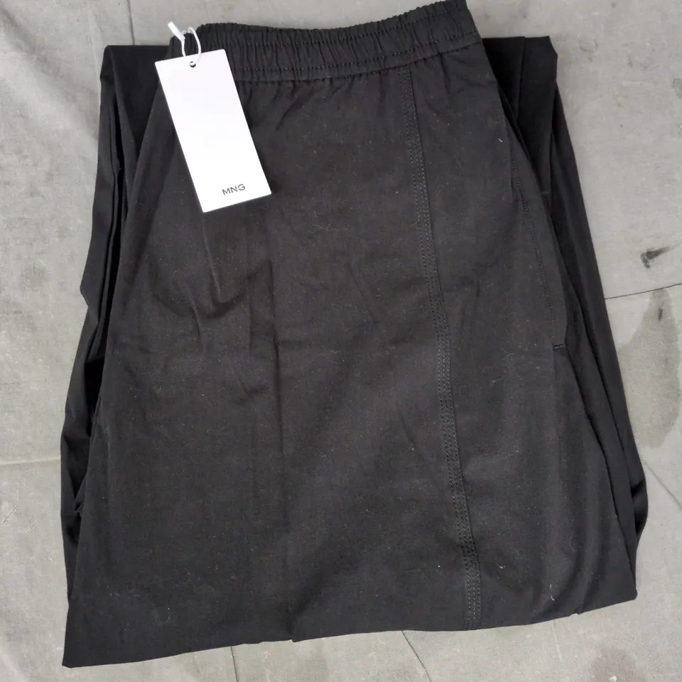 MANGO PANTALON 312 TROUSERS IN BLACK SIZE MEDIUM
