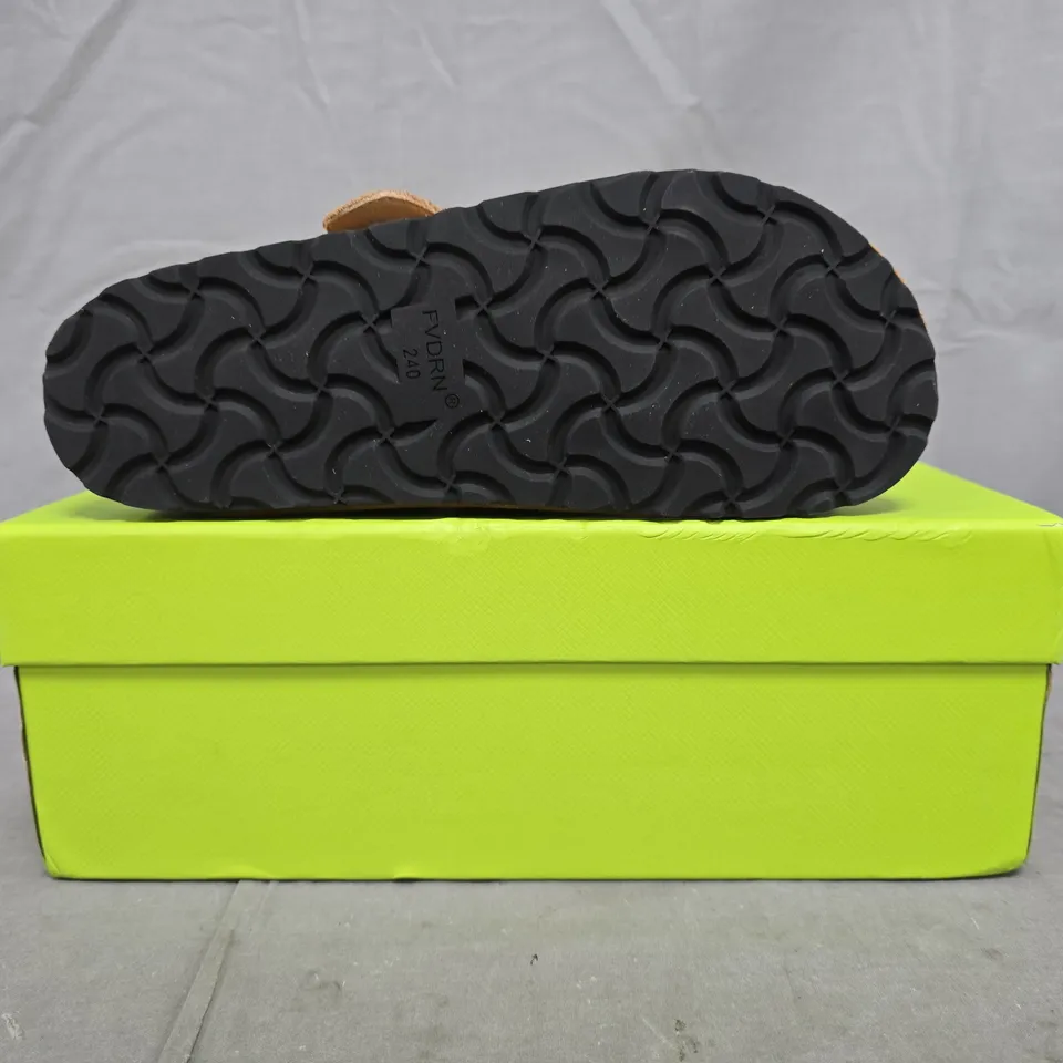 BOXED PAIR OF FVDRN MULES IN TAN SIZE EU 38