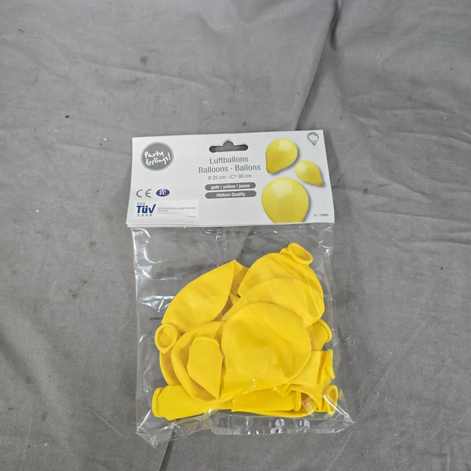 BOX OF APPROXIMATELY 20 HOUSEHOLD ITEMS TO INCLUDE:TABLET CASE, BALLOONS AND RECORD CARDS