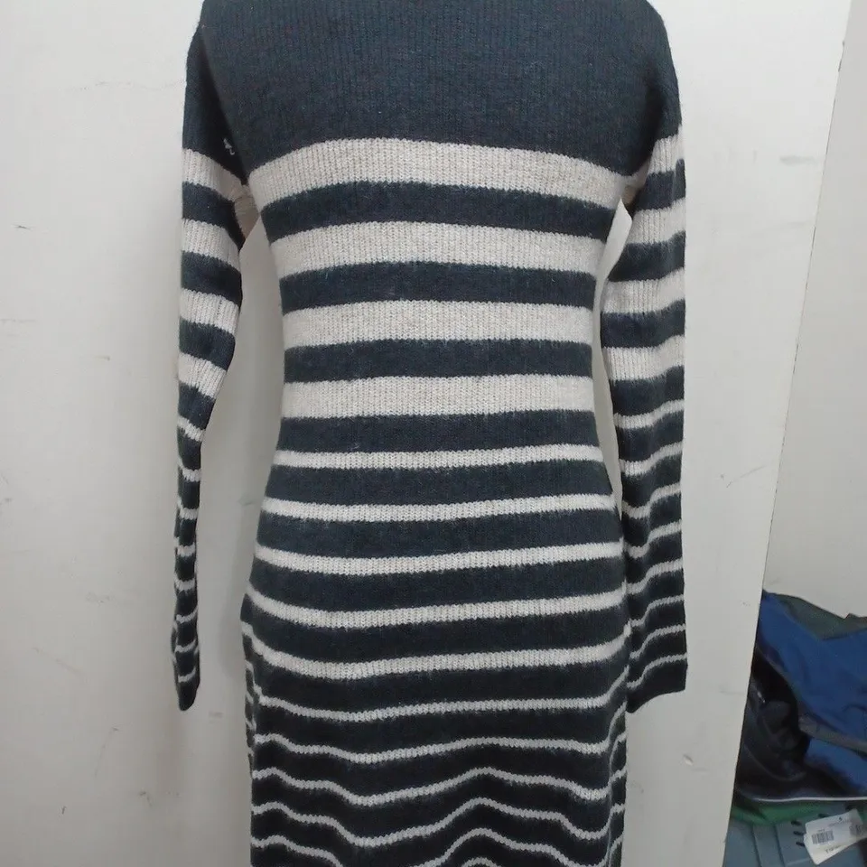 H&M LONG JUMPER DRESS IN BLACK & WHITE - SIZE MEDIUM