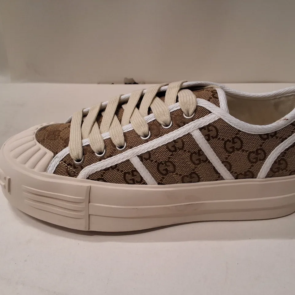 GUCCI GG CANVAS LOW-TOP SNEAKERS, BEIGE/BROWN – UK 7 (EU 41)
