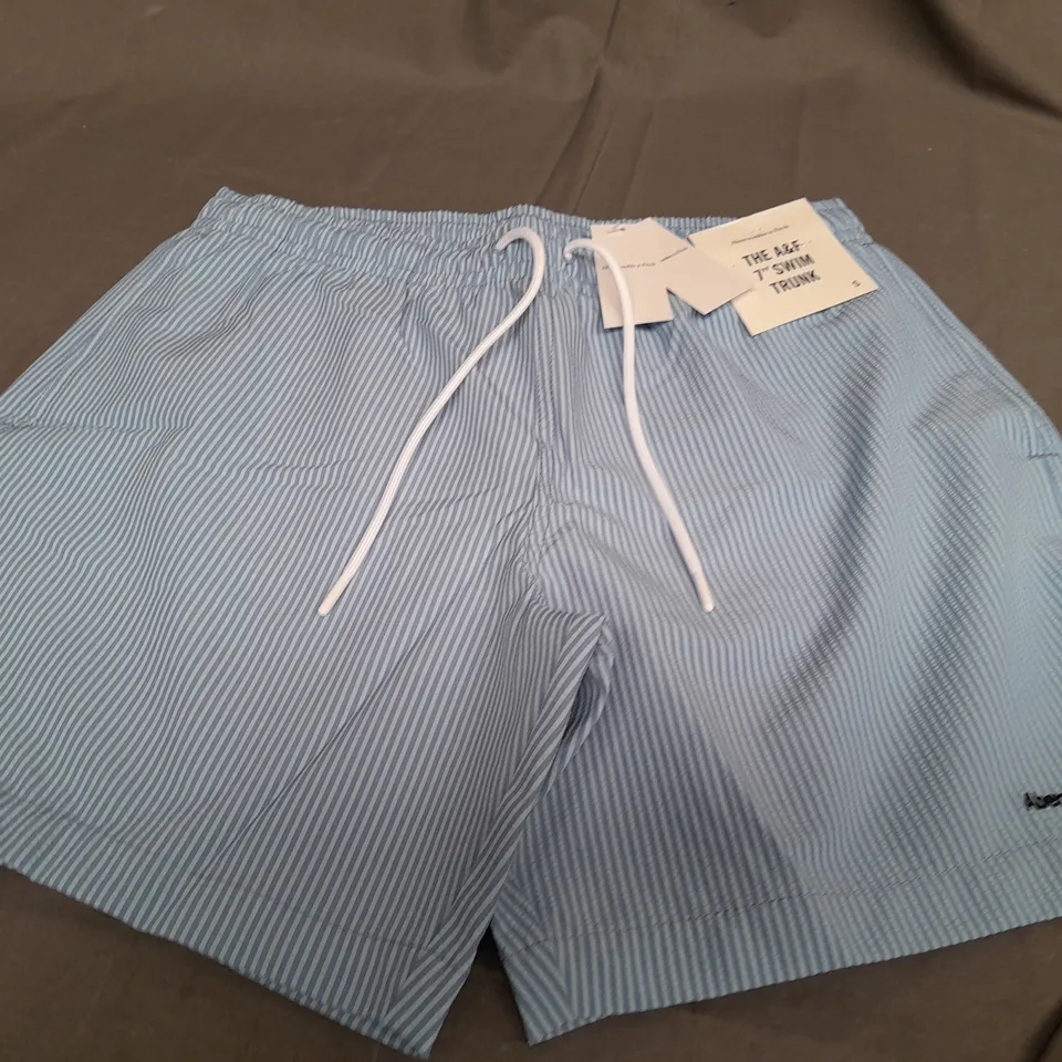 ABERCROMBIE & FITCH 7 SWIM TRUNK IN LIGHT BLUE - SMALL
