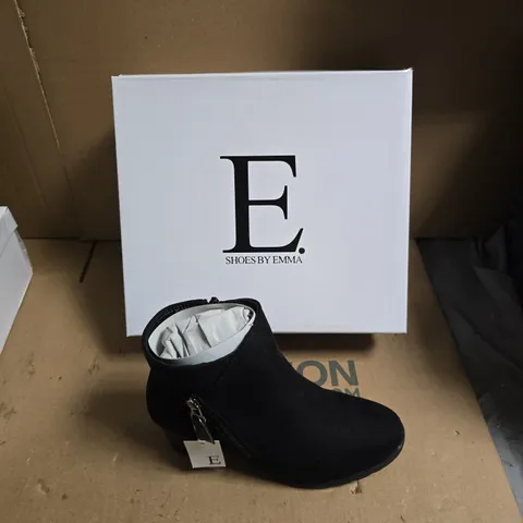 E. SHOES BY EMMA BLACK SUEDE ANKLE BOOTS - UK SIZE 4 