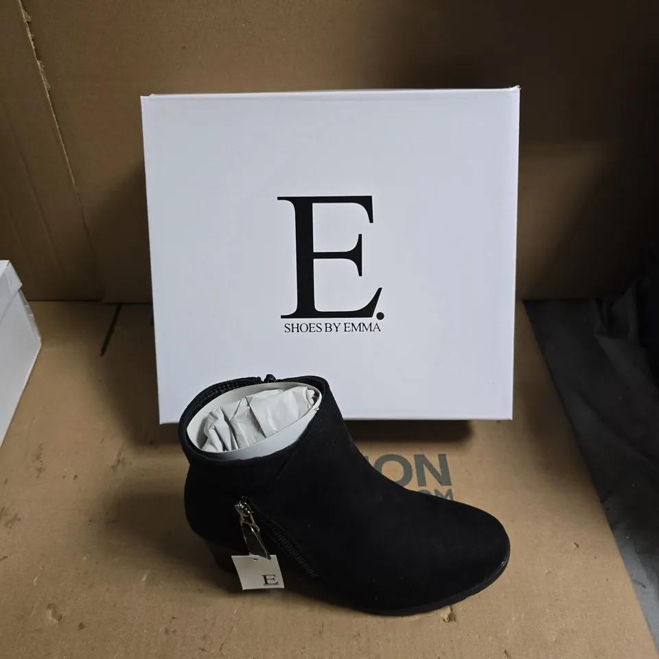 E. SHOES BY EMMA BLACK SUEDE ANKLE BOOTS - UK SIZE 4 