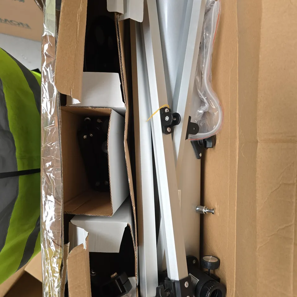 ZENNOX 76 X 700 TELESCOPE ON TRIPOD – BOXED 