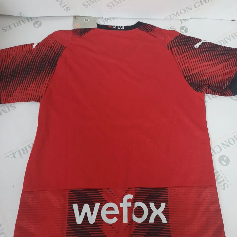 AC MILAN FC HOME SHIRT AND SHORTS SIZE 28