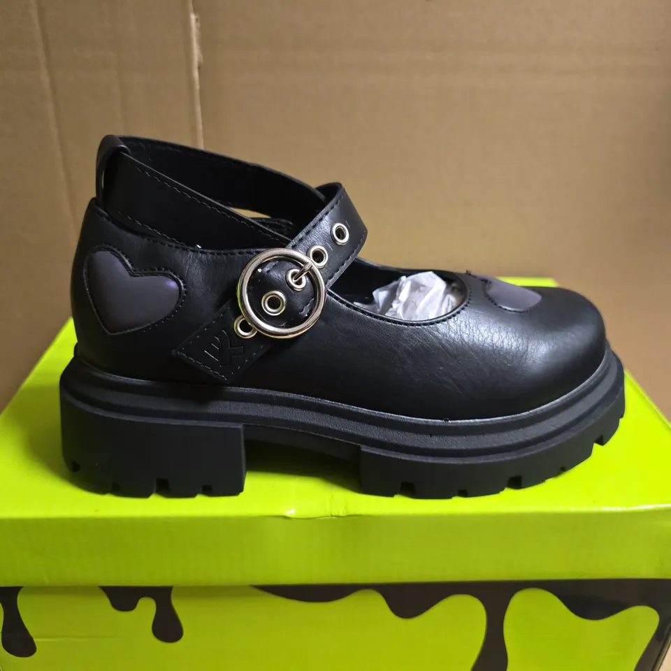 BOXED PAIR OF KOI LOVEBUG MEADOW KIDZ MARY JANE SHOES – BLACK, UK 12 