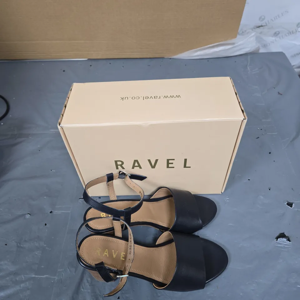 RAVEL BLACK LEATHER SANDALS, UK 7 (EU 40)