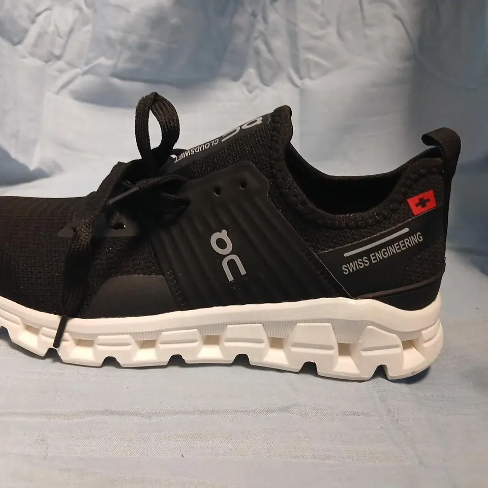 ON RUNNING CLOUD SNEAKERS – BLACK SIZE 7