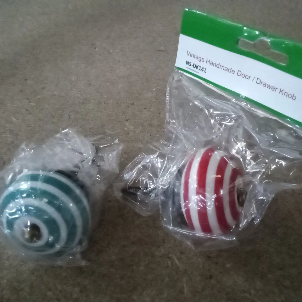 BOXED NICOLA SPRING - ROUND CERAMIC CABINET DRAWER KNOBS