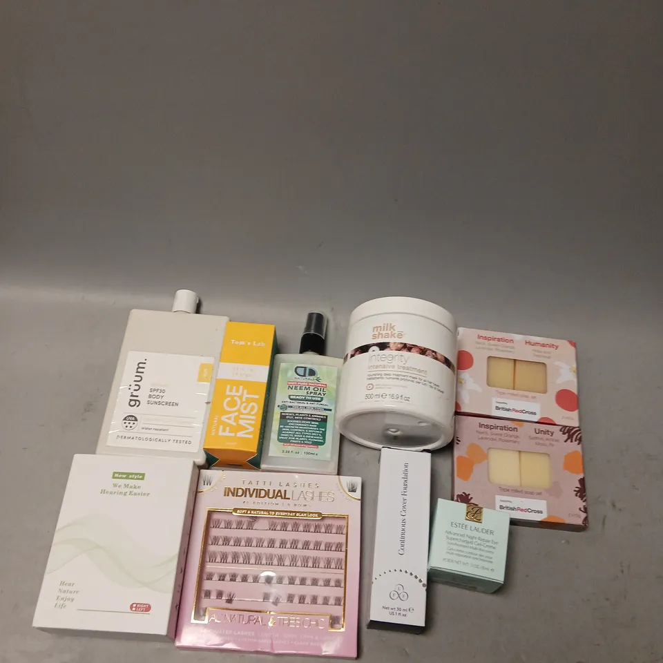 BOX OF APPROXIMATELY 15 COSMETIC ITEMS TO INCLUDE TROPIC MORNING MIST, SIMPLE SHOWER CREAM, AND SOAP & GLORY BODY LOTION ETC.