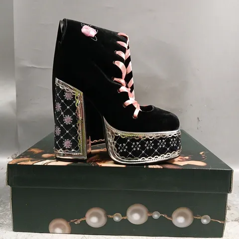 BOXED PAIR OF KOI GUILTLESS GHOST LACE UP PLATFORM LONG BOOTS IN BLACK SIZE UK 3