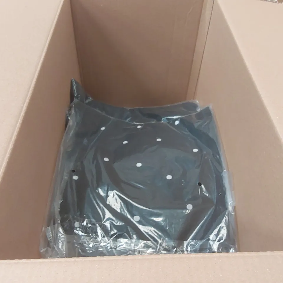 BOX CONTAINING APPROXIMATELY 8x BRAND NEW SIMPLY BE BLACK SPOT STRAIGHT LEG JEANS - SIZE 18R