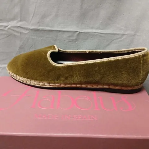 FLABELUS OLIVE SUEDE SLIPPER – UK 8 (EU 42) – CODE ASLWS02