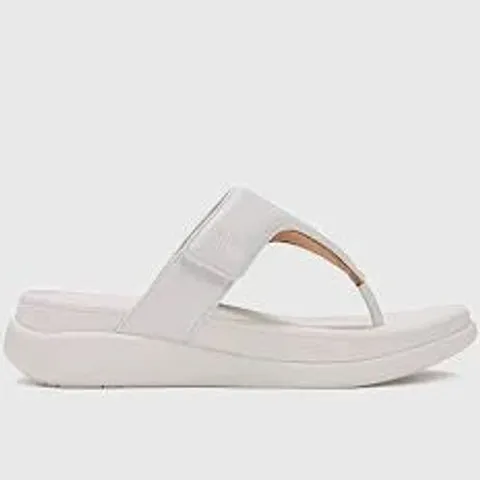 FIT FLOP F-MODE FLATFORM TOE POST SANDALS SIZE 7 WHITE