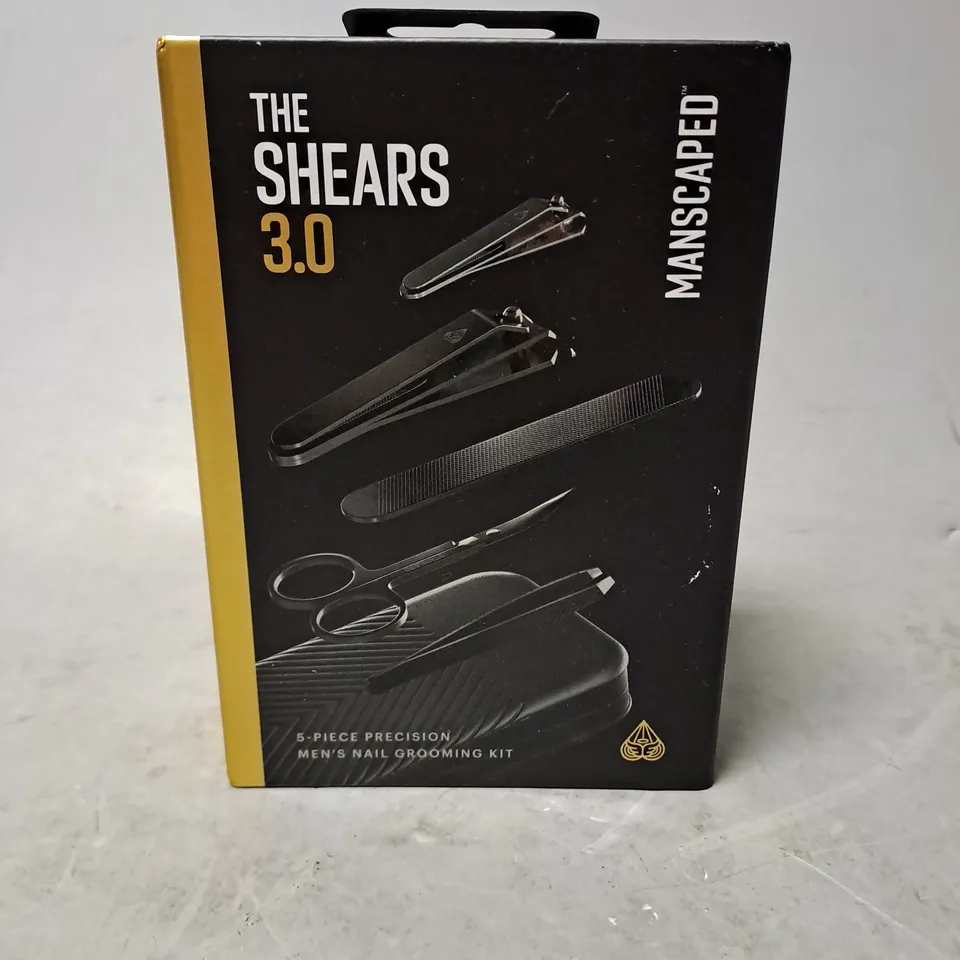 SEALED MANSCAPED THE SHEARS 3.0 5PCE NAIL GROOMING KIT