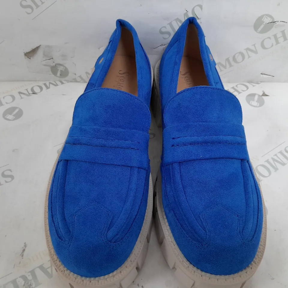 BOXED PAIR OF SEASTAR PLATFORM SLIP ON SHOES IN BLUE - SIZE 40